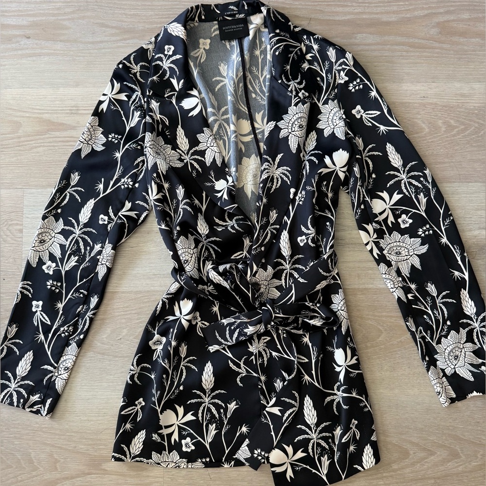 Scotch & Soda Black and White Wrap Belted Robe Size Large